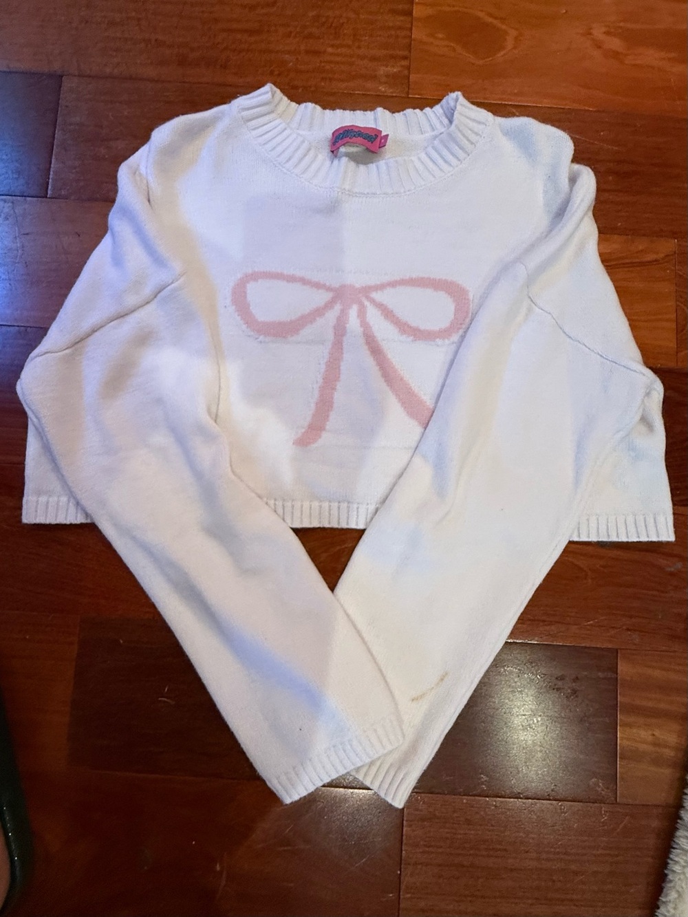 Edikted White Cropped Crew Sweater with Pink Bow